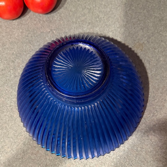Elegant Blue Glass Bowl - Picture 2 of 3